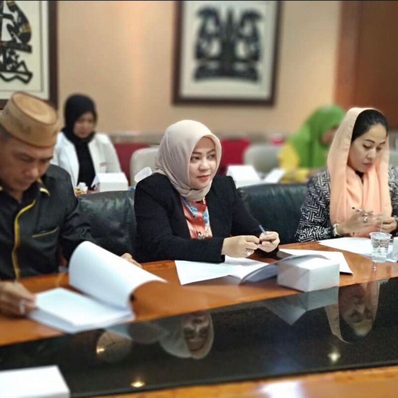 Pojok6.id (DPRD) - DPRD Provinsi Provinsi Gorontalo pastikan stok pupuk urea dan NPK phonska yang subsidi pemerintah untuk memenuhi kebutuhan para petani di wilayah Provinsi Gorontalo di tahun 2022 ini tersedia.